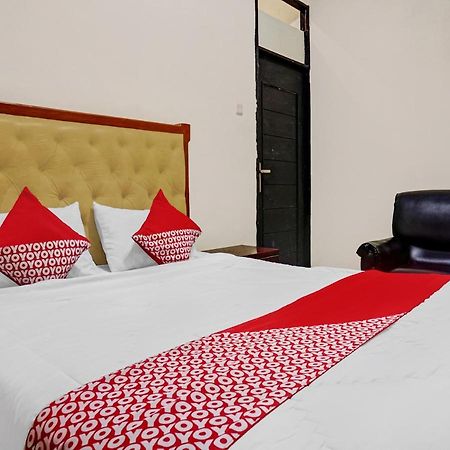 Oyo 90702 Wisma Tobana Kebayoran Mencil Екстериор снимка