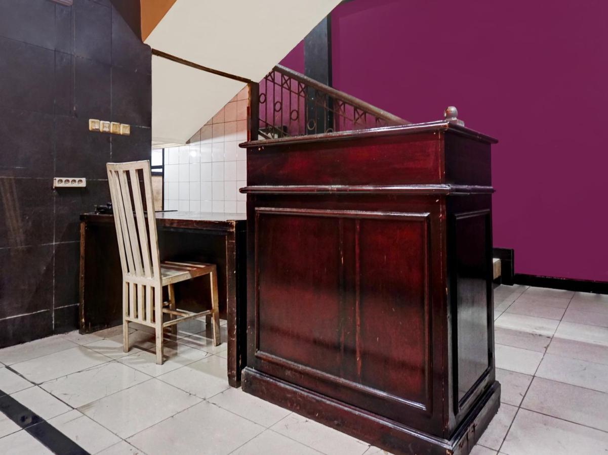 Oyo 90702 Wisma Tobana Kebayoran Mencil Екстериор снимка