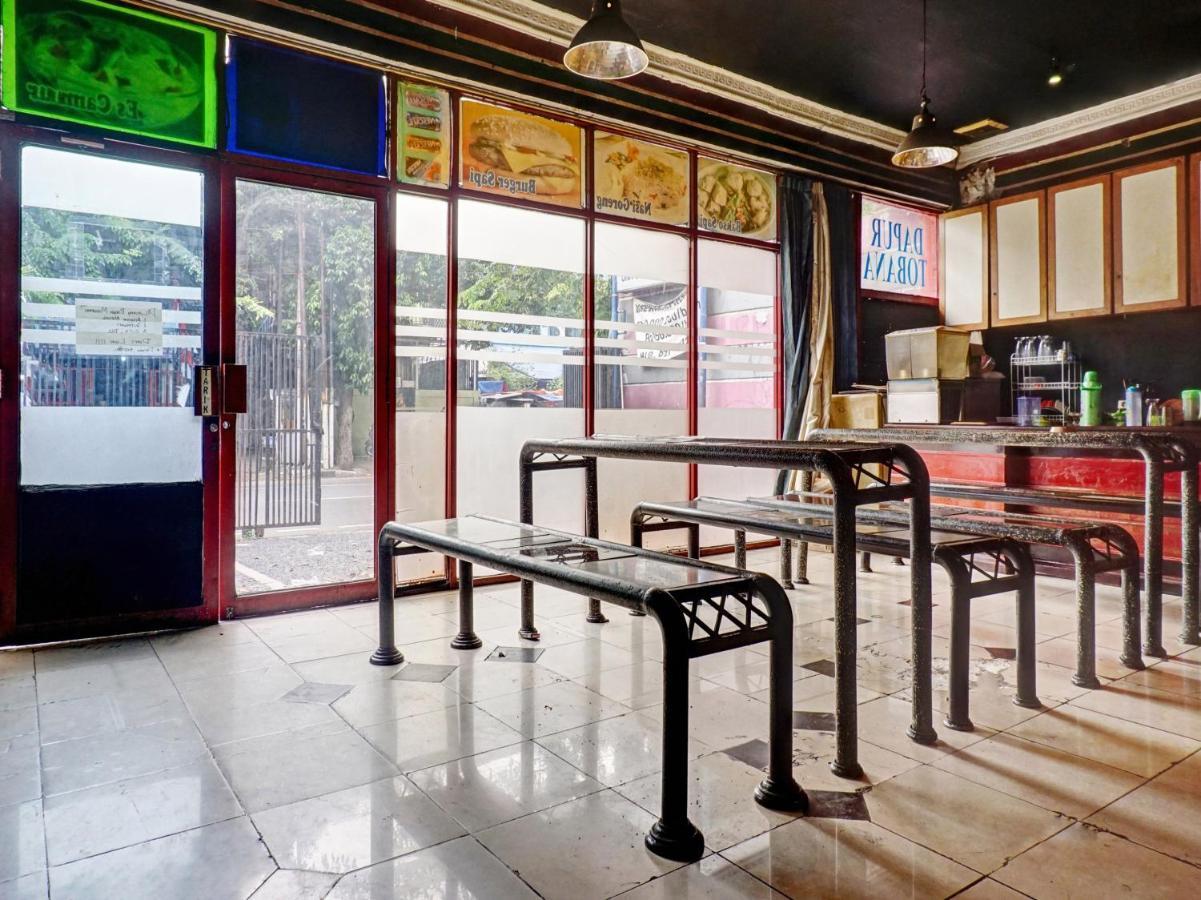 Oyo 90702 Wisma Tobana Kebayoran Mencil Екстериор снимка